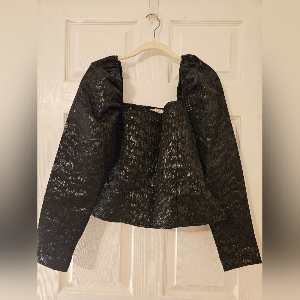 Long sleeve black top